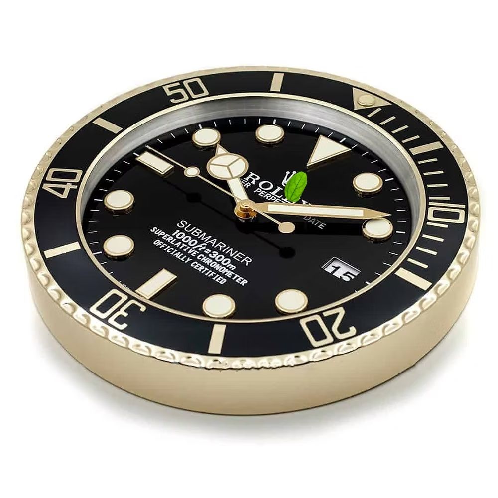 SUBMARINER STYLE BLACK AND GOLD