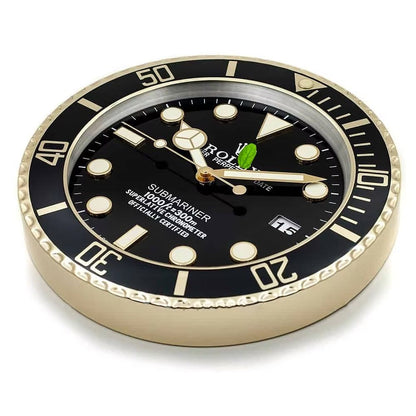SUBMARINER STYLE BLACK AND GOLD